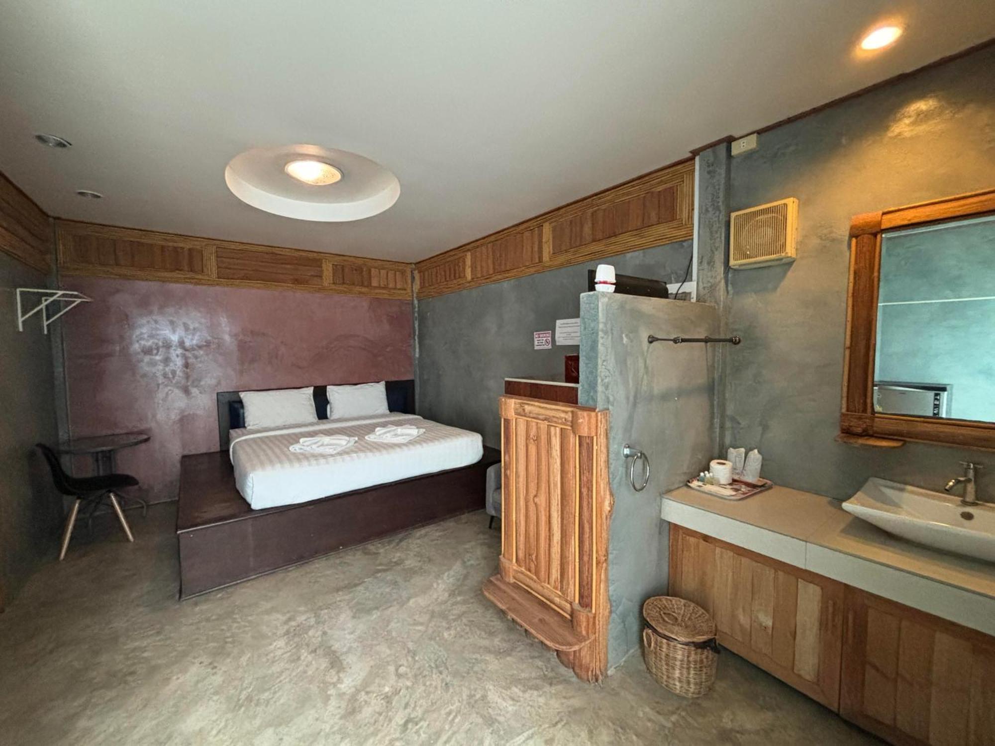 Revolution Kanchanaburi Adventure Hq Ban Chuk Kum 외부 사진